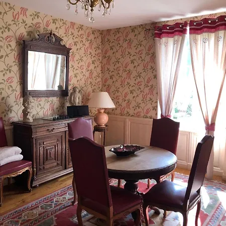 Hébergement de vacances Manoir De Charme Avec Piscine Couverte Et Wifi Dans Les Vosges Du Sud - Fr-1-583-36 Fougerolles-Saint-Valbert