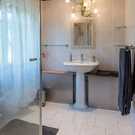 Manoir De Charme Avec Piscine Couverte Et Wifi Dans Les Vosges Du Sud - Fr-1-583-36 Hébergement de vacances